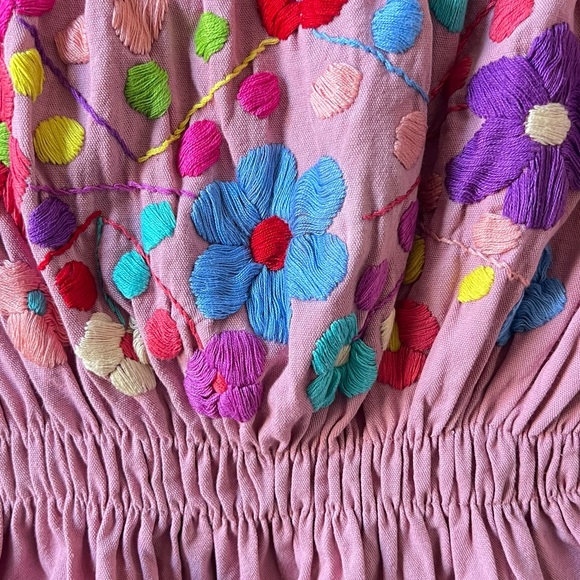 Super cute embroidery strapless top - Picture 4 of 8